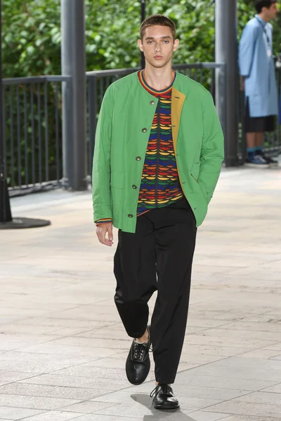 Look 24